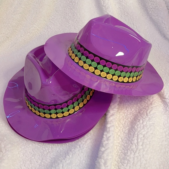 Mardi Gras Party Supplies - Picture 3 of 9